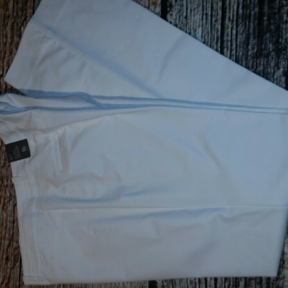 16 long Limited Drew bootcut white pants with tags